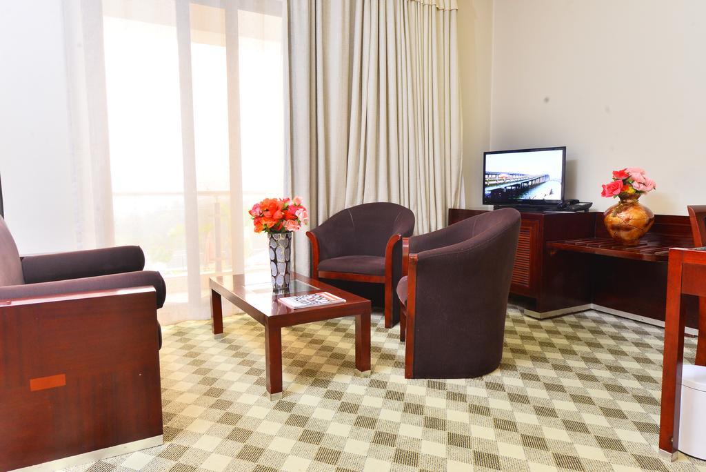 The Manor Hotel Kigali Exterior photo