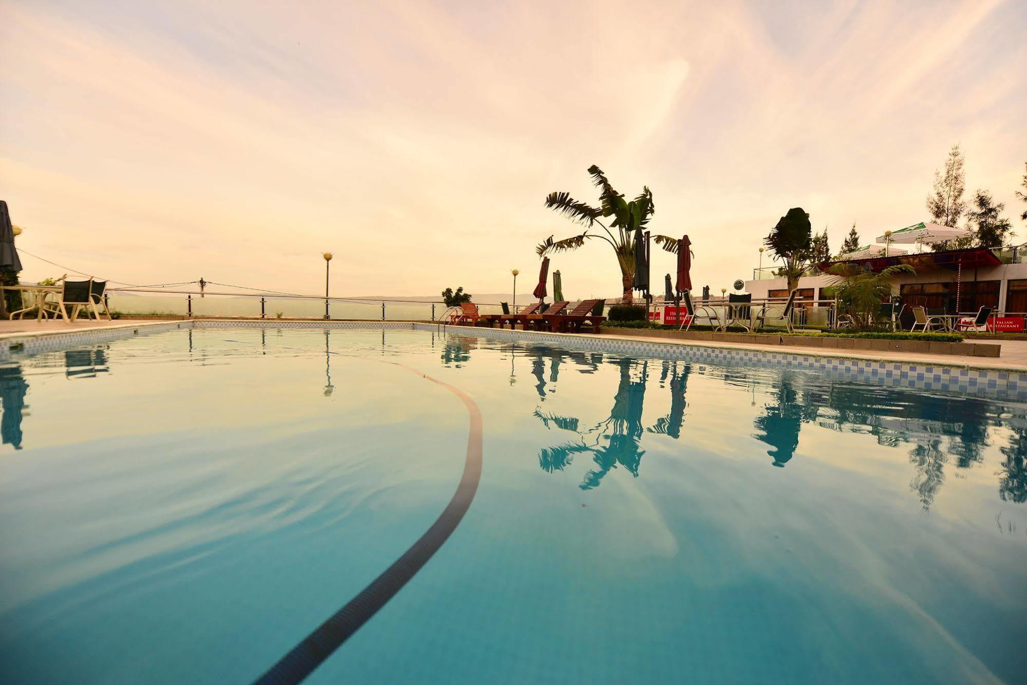 The Manor Hotel Kigali Exterior photo