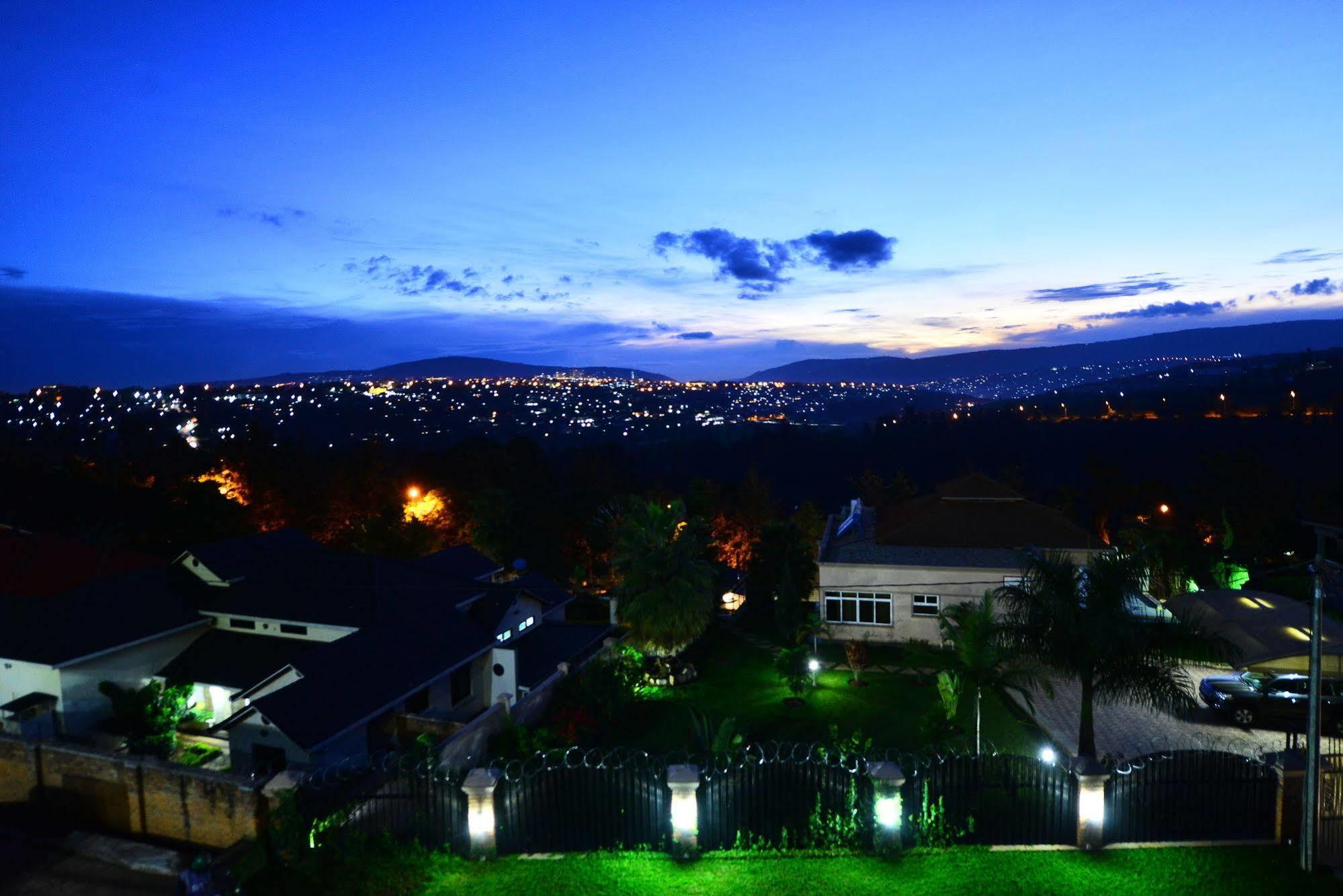The Manor Hotel Kigali Exterior photo